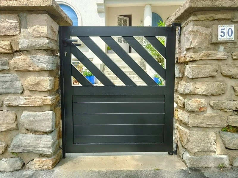 small gate 10 small gate 10